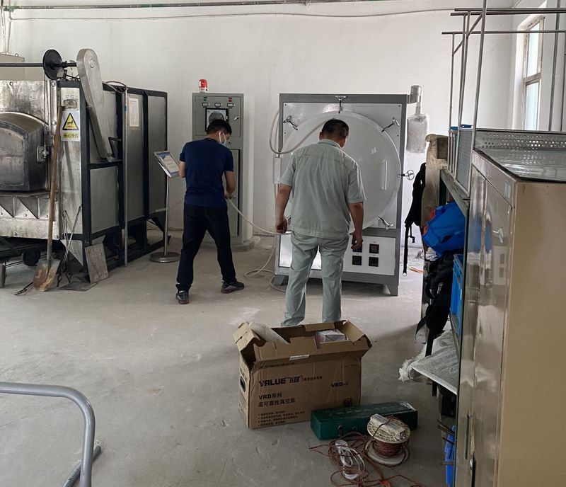 科研所气氛炉调试现场